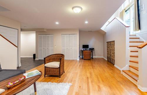 Windy City Getaway - 3BR 2BA Chicago Townhouse home - Photo 14