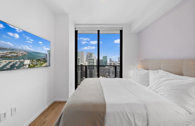 Luxurious Condo Downtown Miami Heart - Photo 5