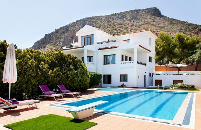 Artemis Spacious Luxury Villa With XL Private Pool - Foto 1