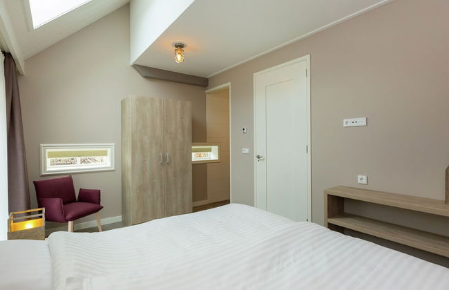 Holiday Home in Oostkapelle Near Beaches - Photo 3