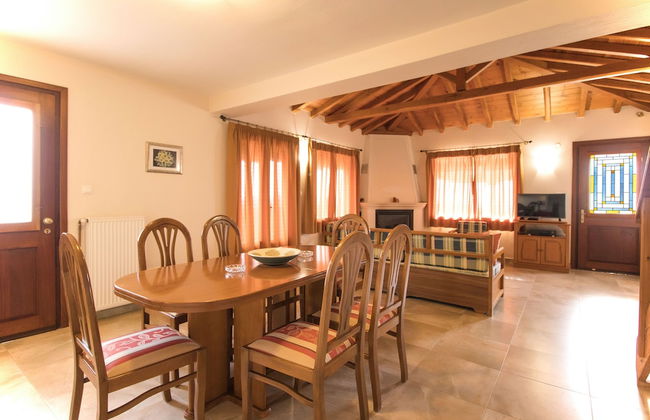 Armamento Villa - Photo 6