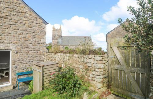 Swallows Nest - Photo 26