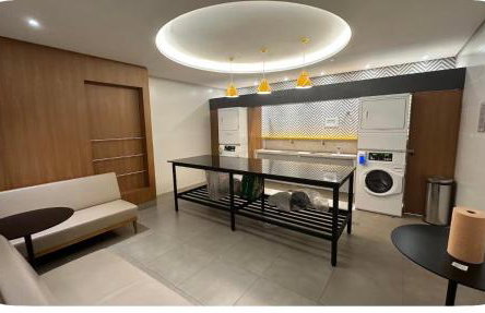 Lindo flat em prédio luxuoso - Excelente localização - Foto 18