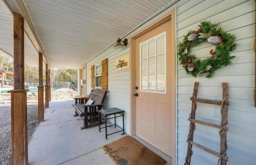 Lake Views and Community Perks Cape Fair Apartment! - Foto 23