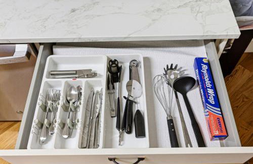 Cozy 2-Floor Home 5BR 3BA 2 Kitchens Backyard - Foto 69