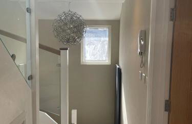 Luxury London Oasis - Photo 16