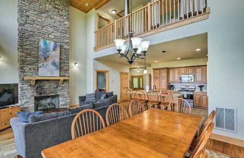 Getaway Chalet in Mars Hill with Hot Tub and Views! - Foto 6