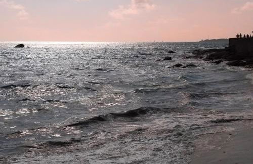 L'Océan à 100m via une venelle privée, la Ville Close à 500m, l'Archipel des Glénan à l'horizon - Photo 25