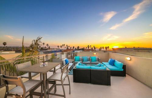 Stunning South Mission Home with Private Rooftop & Ocean Views! - Foto 1