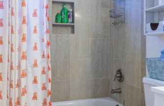 Charming House Pool Near Kiwanis Park Freeways - Foto 29