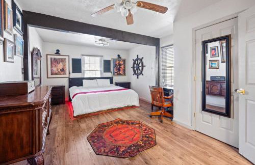 Romantic Colonial Hideaway in Historic Downtown - Pet Friendly - Foto 46