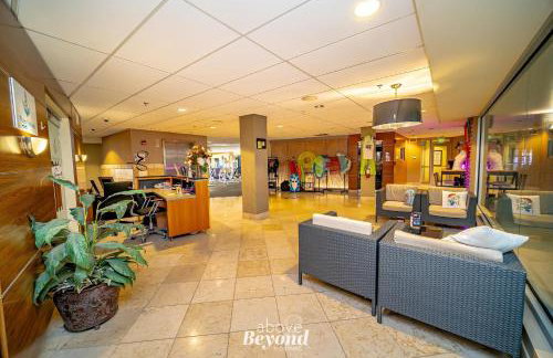 Color Pop by the Pool! - Foto 77