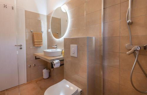 Villa Biba, a seaside hideaway with a pool - Foto 19