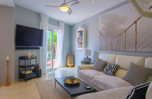 Beautiful Frontline beach Townhouse - Photo 14