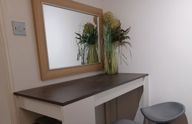 Black Door MALT-Huku Kwetu (Dunstable) - Foto 4