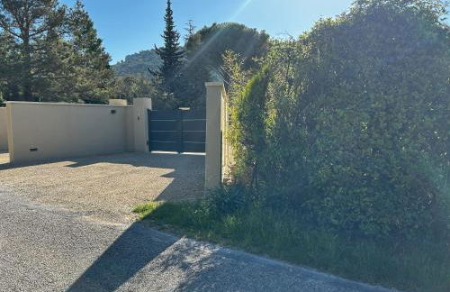 Mazet des Cèdres au pied de la colline - Foto 5