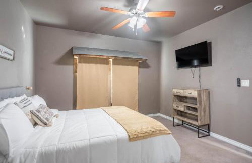 Sunset Retreat, Clean Modern 3BR, Garage, Near 191 - Foto 28