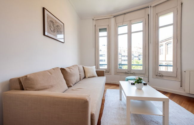 Stunning 4BR Apart in Sagrada Familia - Photo 37