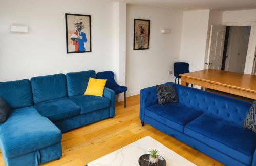 Deluxe 5 Bed House in London - Pool Table - Foto 6