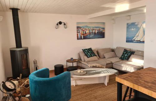 Amber's Place: cosy house with pool and sea views - Foto 11