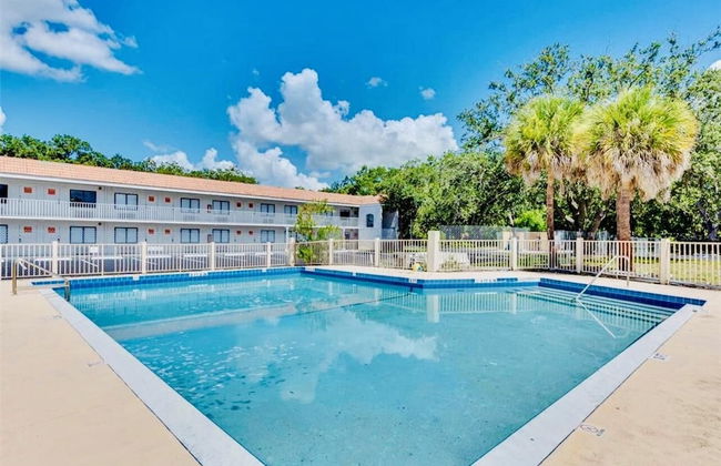 1/1 Condo-hotel With Double bed and Community Pool Miles From Disney! - Foto 15