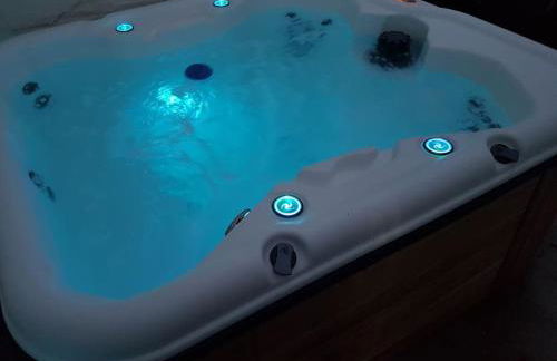 River Cottage Brecon: Hot Tub, Fire, Balcony, Wifi - Photo 17