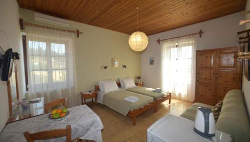 Evanthia Toroz Rooms & Studios - Photo 2