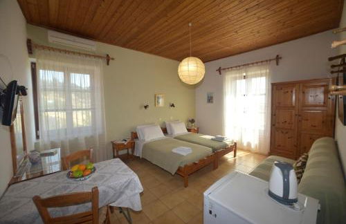 Evanthia Toroz Rooms & Studios - Photo 2