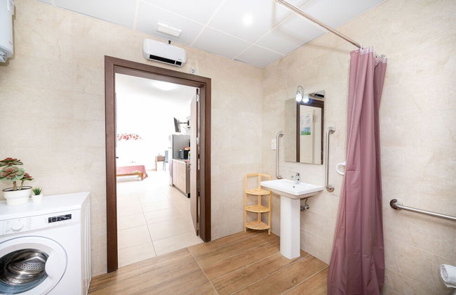 Islet Promenade Studio with Hot Tub and Panoramic Sea Views by GetawaysMalta - Foto 25