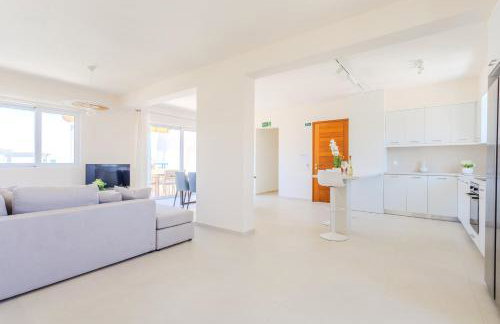 Resitour - Chania Aphrodite Beachfront - Photo 3