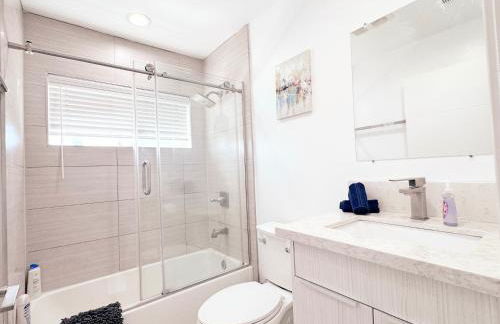 Cozy 3 BR Townhouse with Balcony - Photo 28