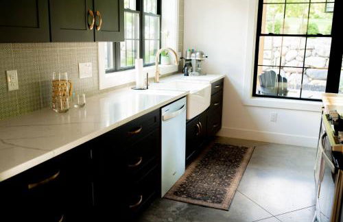 Luxury Barndo with Hot Tub, Indoor Sports Court, Private Acreage, and Near Notre Dame - Foto 54