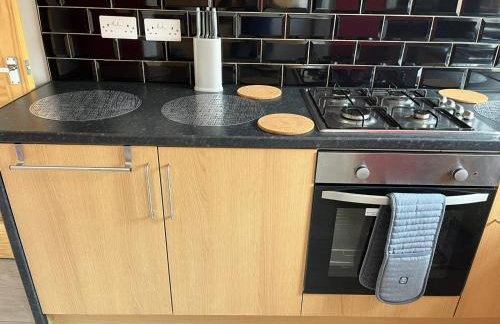 Giga Residential 4 Bedrooms, 8 guests , Near City Centre, Arcade Machine, Sky TV, Netflix, Free Wifi, Free Parking - Foto 19