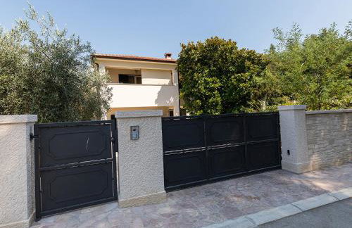 Magnolia - Modern Apartment near City Center and Sea - Photo 42