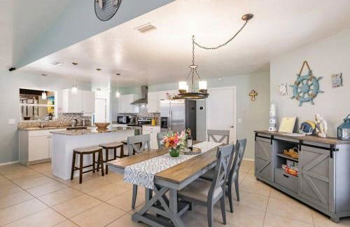 Sunny Oasis Getaway -Heated Pool-Mini Golf-Near Beach - Foto 55