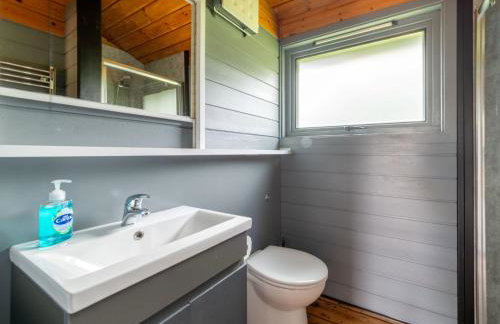 Chalet Lodge 6 - Hot Tub Lodge by Interhome - Foto 30