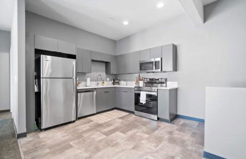 Modern Top Floor 2BR 1BA w Private Rooftop Patio South Hill Near Downtown - Foto 10