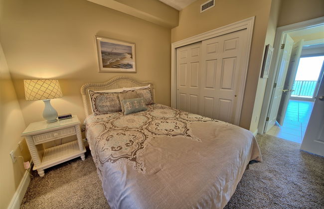 Comfortable High-Rise Condo with Beach Access - Unit 1404 by RedAwning - Foto 8