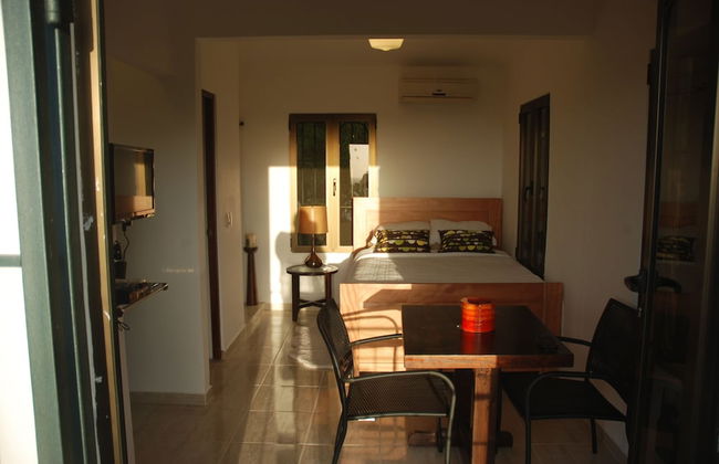 E&J Boutique Residences - Photo 29