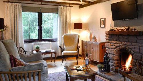 Haagwood Cottage - Photo 2