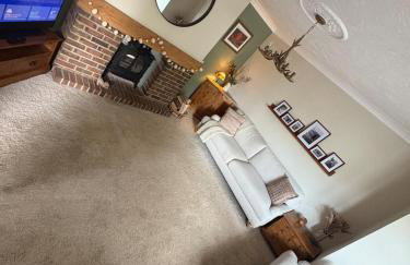 Fairfield Large 4 Bed Log Fire - Photo 3