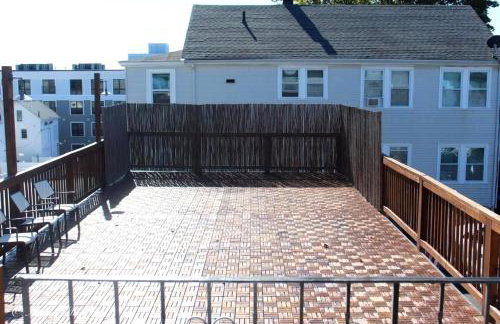 Just renovated 2 bedroom condo 1 mile from Salem - Photo 23