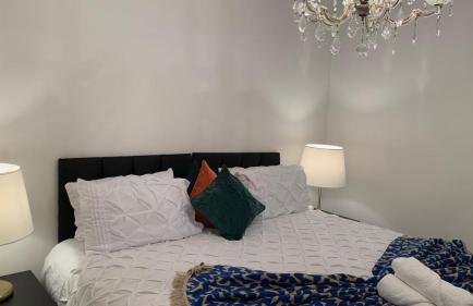 LUXURY 3 BED HOME with MULTIPLE FREE PARKING BAYS Early Check-in Late Check- Out Allowed - Foto 22