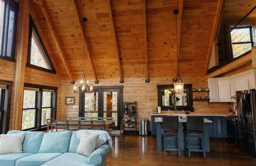 Arch Fun Cabin - Modern Cabin with Hot Tub, Games & Views - Foto 12