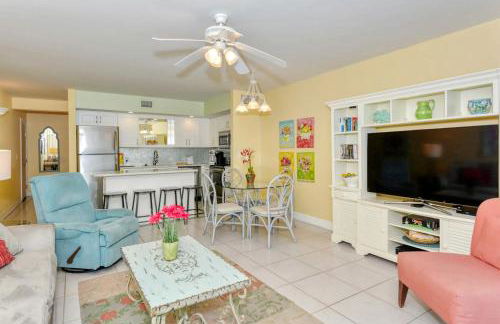 LaPlaya 103A Time to relax Enjoy the peaceful, private beach just a shells throw from your door - Foto 18