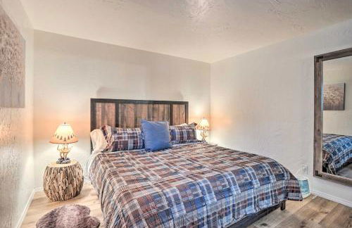 Woodsy Twin Peaks Getaway with Hot Tub and Views! - Foto 15