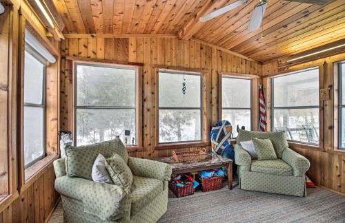 Cabin Getaway with Private Dock, Walk to Trail! - Foto 2