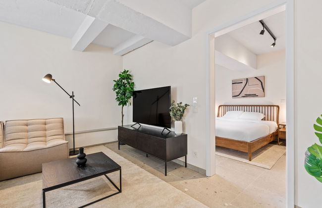 Clausen Charm Contemporary Retreat ID210 - Photo 27