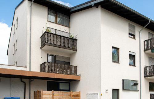 Platz für 8 Pers - C4S Come4Stay Monteure "InnArt" Boxspringbett Einzelbett Töging am Inn, Parkplatz, WLAN, Balkon, Smart TV, voll ausgestatteter Küche, Waschmaschine - Foto 40