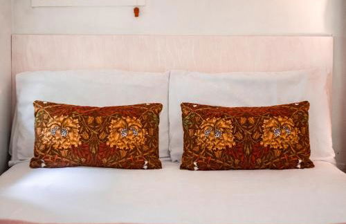 The Cwtch - Woodland cabin with country views! - Photo 6